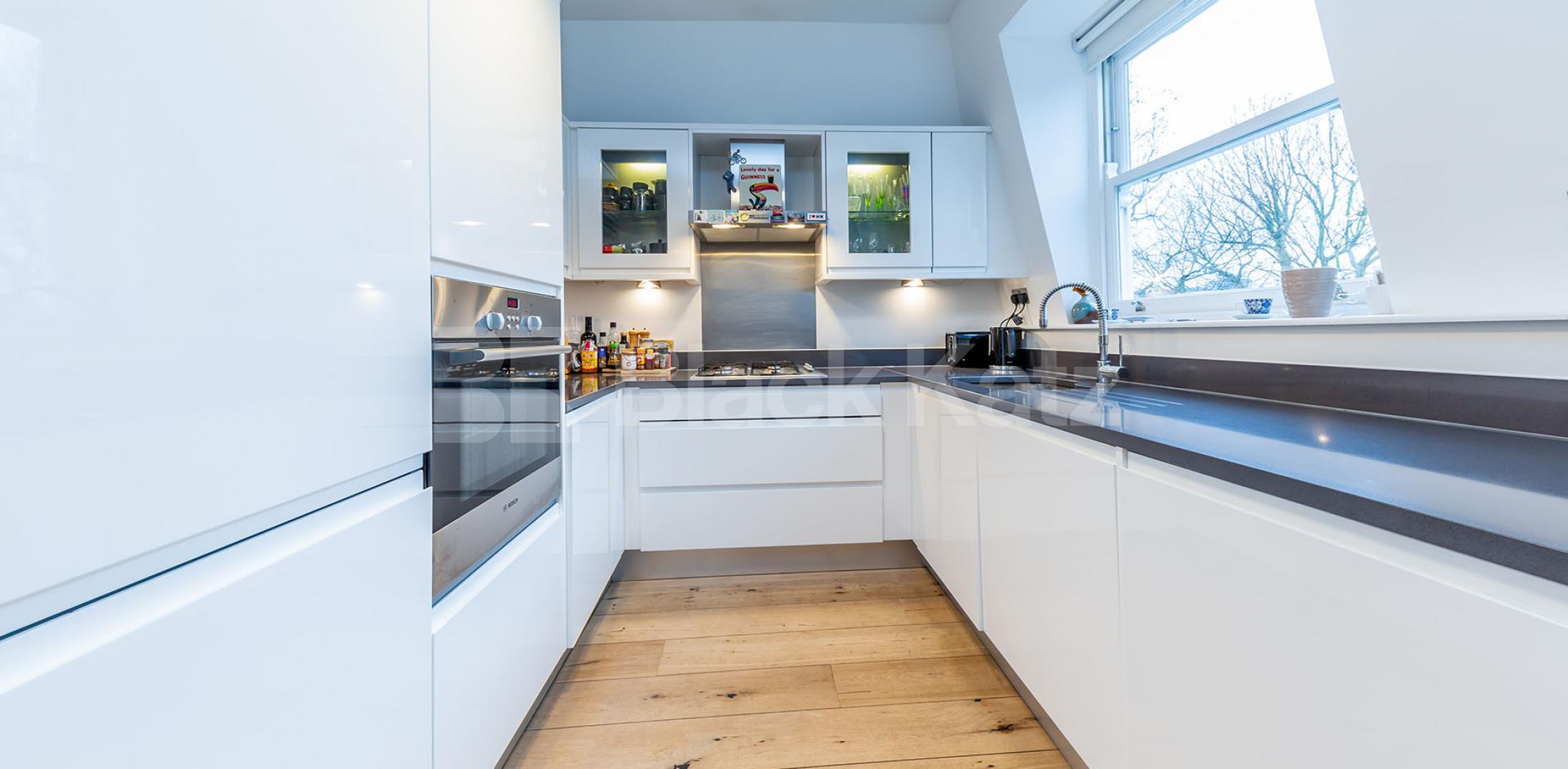 			2 Bedroom, 1 bath, 1 reception Flat			 Hillmarton Road, Caledonian Road